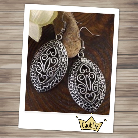 Tibetan Leaf Earrings - Picture 2 of 6